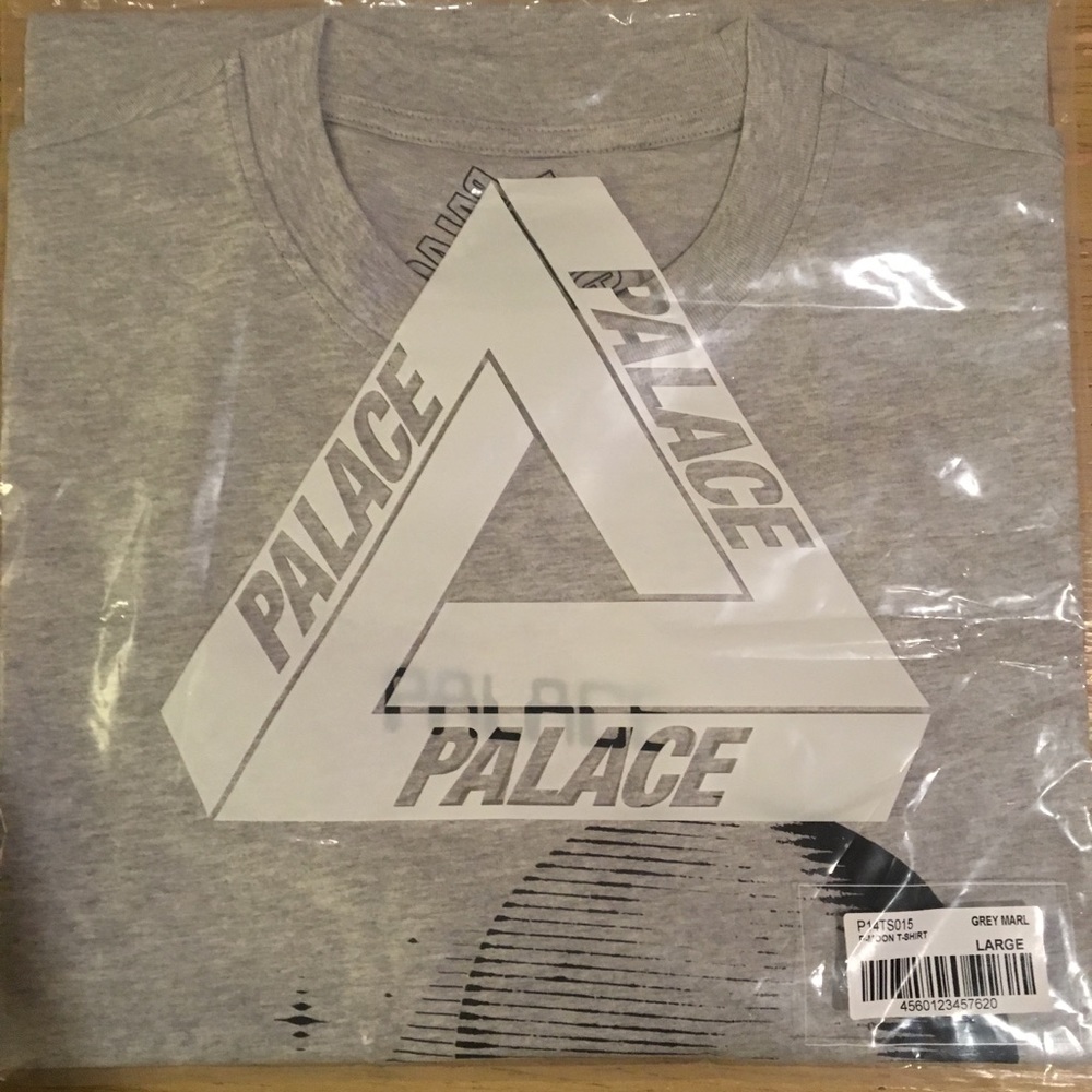 Palace P Moon marble T-shirt **sold**
